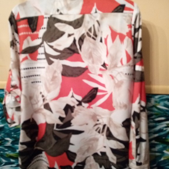 Calvin Klein Tropical Printed Tab Sleeve Blouse - Picture 3 of 7